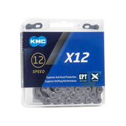 Donkere zilveren KMC X12 EPT 12-speed ketting met 126 schakels voor fietstransmissies, zichtbaar op de afbeelding