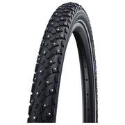 Zwarte 28 inch Schwalbe Marathon Winter Plus SmartGuard stadsfiets band met profiel, geschikt voor winterritten.