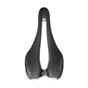 Selle Italia SLR Boost Gravel Superflow racefiets en MTB zadel met titanium 316 rails en ergonomisch ontwerp op de fiets geplaatst