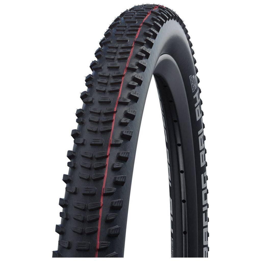 Zwarte Schwalbe MTB buitenband 27.5" Racing Ralph TLE ADDIX Speed Super Ground 57-584 vouwband op fiets.