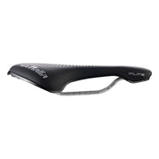 Zwart Selle Italia Max Flite Boost Gel Superflow L3 racefiets- en MTB-zadel met gelvulling en titanium rails, zichtbaar van boven.