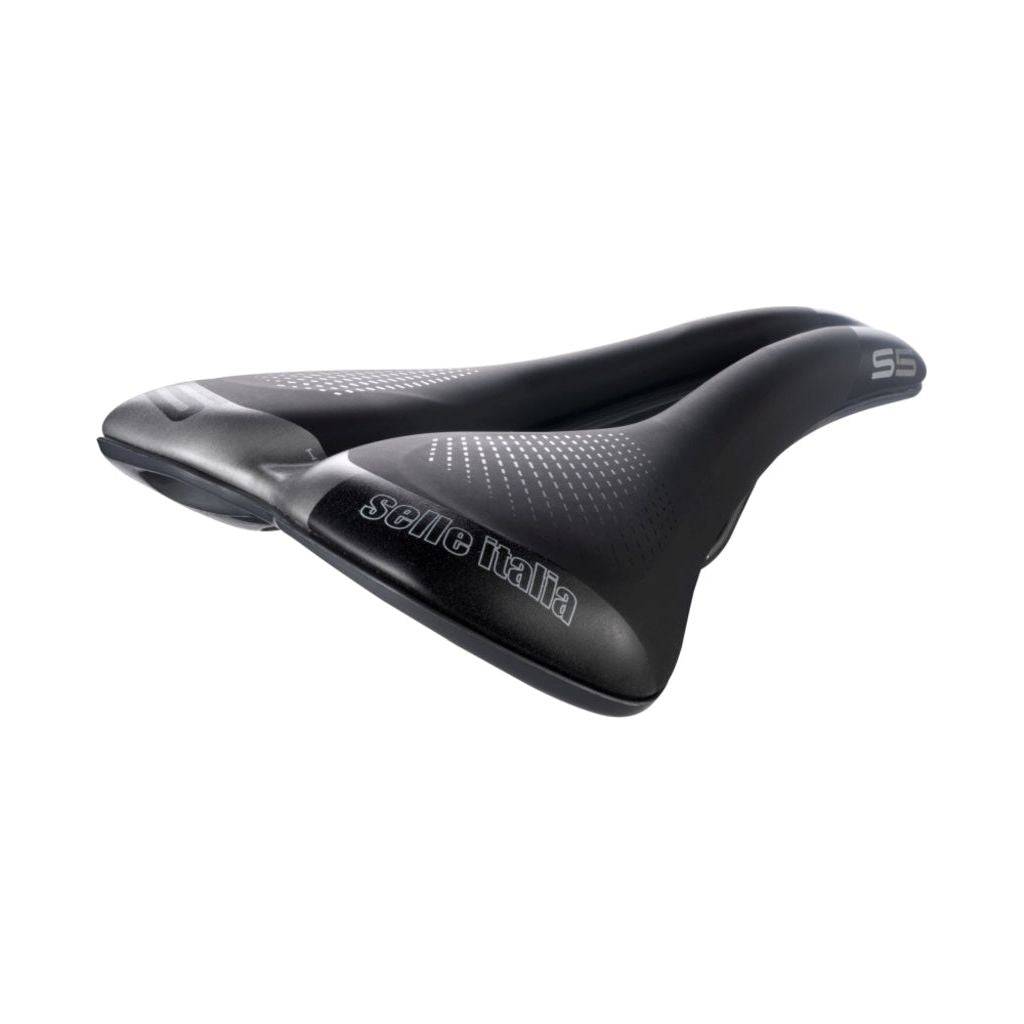 Zwart Selle Italia Max S5 Superflow racefiets- en MTB-zadel met ergonomisch ontwerp en comfort, zichtbaar op de afbeelding.