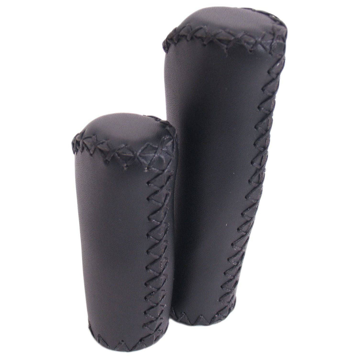 Zwarte Edge leren handvatset met grip, lengte 135/92 mm, geschikt voor handvatten en accessoires, zichtbaar in de afbeelding.