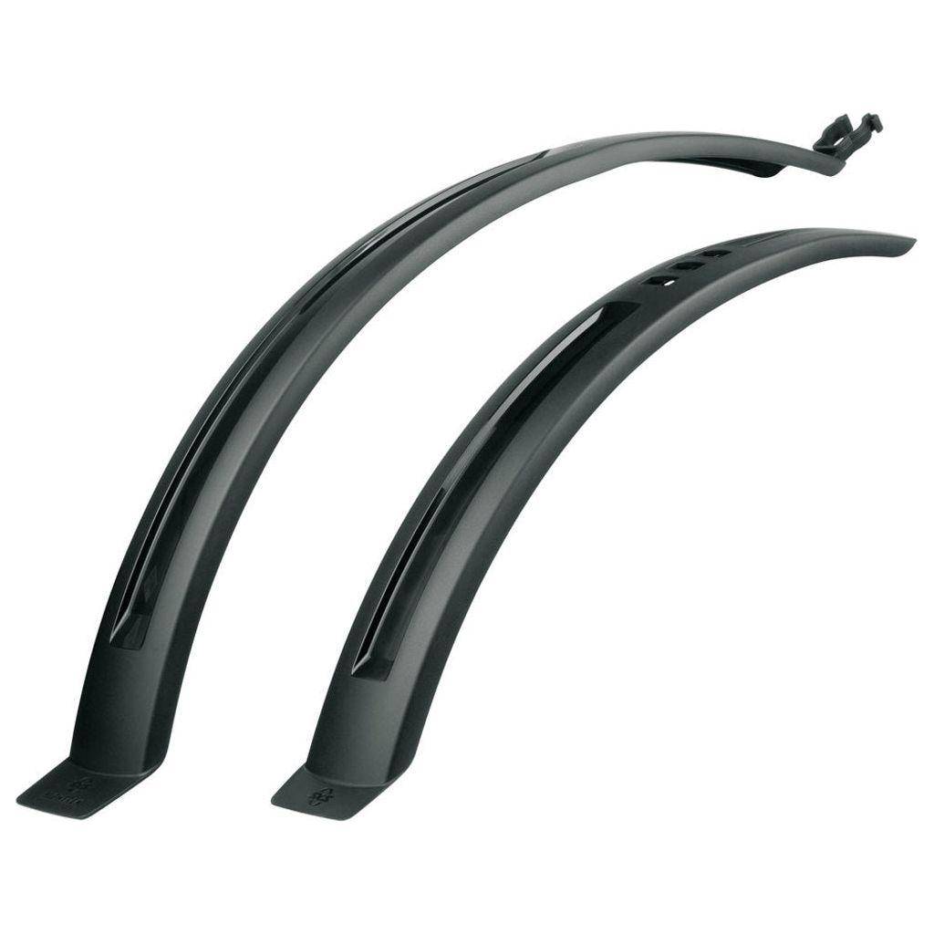 Zwarte SKS Hightrek 26/28-inch spatbordenset van PVC, geschikt voor fiets met spatborden, zichtbaar in de afbeelding.
