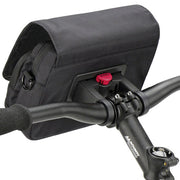 Klickfix Smartbag Touch stuurtas in zwart-rood, 1,8 liter, met stevige bevestiging en reflecterende details op fiets handlebars