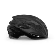 MET Estro Mips racefietshelm met ventilatiegaten en verstelbare riem, ontworpen voor wielrenners, in heldere kleuren.