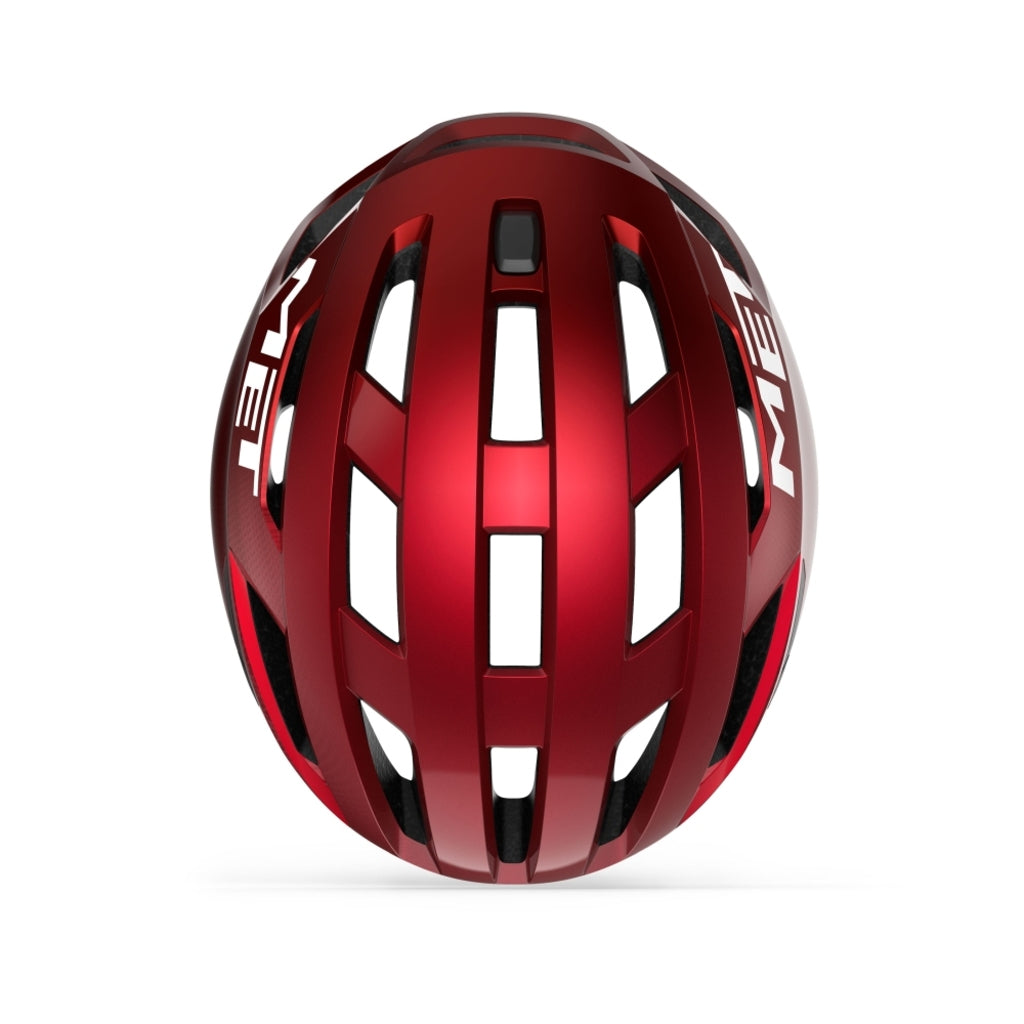 Racefietshelm MET Vinci Mips met aerodynamisch ontwerp en ventilatiegaten, geschikt voor wielrennen en veilig dragen.