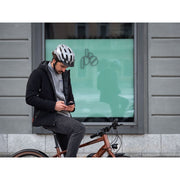 MET MTB helm Downtown met ventilatiegaten en verstelbare riem, geschikt voor mountainbiken.