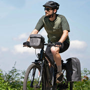 Waterdichte KLICKfix Aventour Compact 3-liter fietsstuurtas in grijs, zichtbaar op de afbeelding.