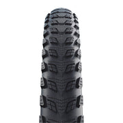 Zwarte Schwalbe Marathon 365 Addix 20-inch stadsfiets buitenband met GreenGuard voor alle seizoenen, op een fiets gemonteerd