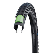 Zwarte Schwalbe 20-inch Marathon 365 Addix 4Season stadsfietsband met Greenguard, geschikt voor alle seizoenen, op een fiets gemonteerd