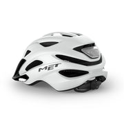 Met MET MTB helm met crossover ontwerp, geschikt voor urban en mountainbiken, zichtbaar met ventilatieopeningen en verstelbare riem.