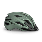 MET MTB helm met crossover ontwerp, urban en mountainbike stijl, witte ventilatieopeningen en verstelbare riem.