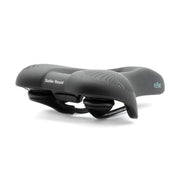 Zwart Selle Royal Float Relaxed Urban Life fietszadel met Slow Fit foam voor comfortabele stads- en E-bike ritten.