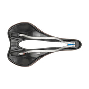 Selle Italia SLR Boost Gravel Superflow racefiets- en MTB-zadel met titanium rails en ergonomisch ontwerp.