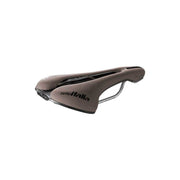 Selle Italia Flite Boost Gravel Superflow zadel Fibra-Tek met titanium rails op racefiets of MTB, lichte en comfortabele zithouding