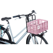 Basil Crate S van 17,5 liter, gerecyclede fietskrat, stevige groene kratten voor fietsvervoer en opslag, merk Basil