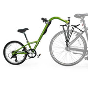 Groene Burley Piccolo aanhangfiets met 7 versnellingen en 20-inch wielen, geschikt voor kindertransport.