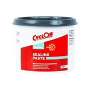 CyclOn montagepasta waterafstotend voor afdichten en beschermen van verbindingen in bouw en klusprojecten.