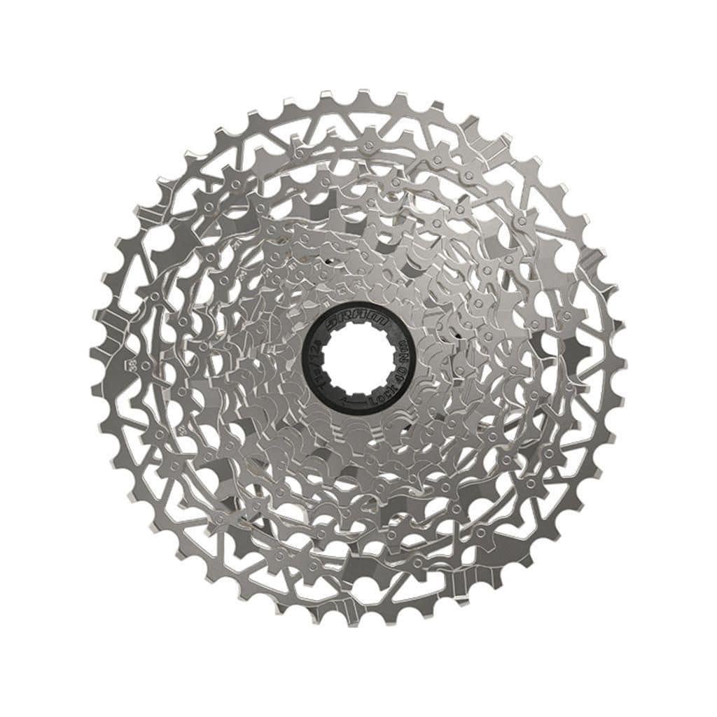 Sram 12-speed cassette PG1231 D1 Xplr Wide 11-44 zilver, zichtbaar met tandwielen en cassette body op een fiets onderdeel