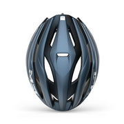 MET Trenta Mips racefietshelm met ventilatiegaten en verstelbare riem, ontworpen voor wielrenners, zwart met witte details.