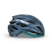 MET Estro Mips racefietshelm met aerodynamisch ontwerp en ventilatieopeningen, geschikt voor wielrenners.