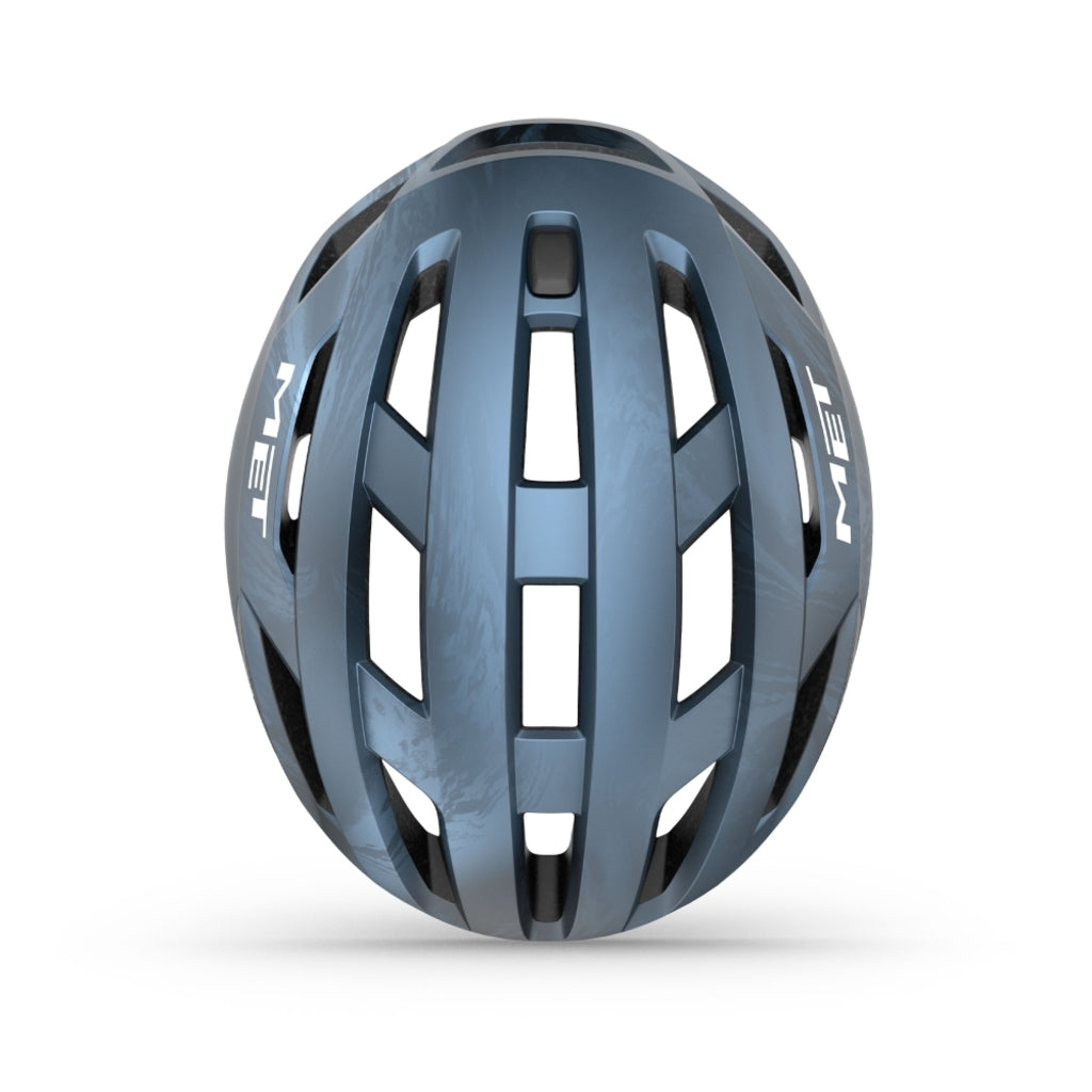 Racefiets helm MET Vinci Mips met aerodynamisch ontwerp en verstelbare ventilatieopeningen, geschikt voor wielrenners.