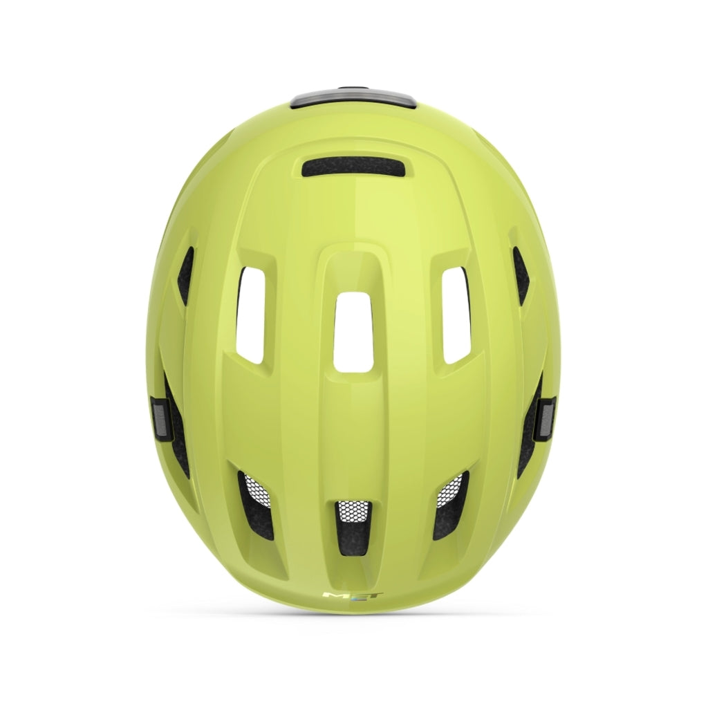 Zwarte MET E-Bike helm met ventilatiegaten en verstelbare riem, geschikt voor elektrische fietsen.