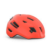 Lichte MET E-Bike helm met ventilatiegaten en verstelbare riem, ontworpen voor veilige e-mobiliteit.