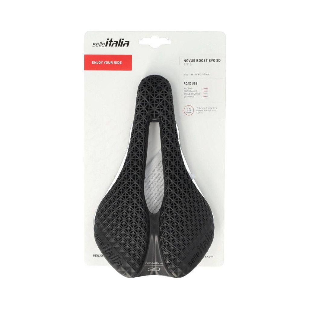 Zwart Selle Italia Novus Boost Evo Superflow racefiets- en MTB-zadel met titanium rails en 3D-ontwerp