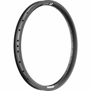 Zwarte 20-inch aluminium velg van DT Swiss U663 met 30mm breedte en 36/14 gaten, geschikt voor schijfremmen.