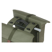 Basil City dubbele fietstas 28-32 liter, waterafstotend, geschikt voor MIK dragers, zwart met reflectie details
