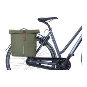 Basil City dubbele fietstas waterafstotend, 28-32 liter, geschikt voor MIK bagagedragers, zwart met reflectie details