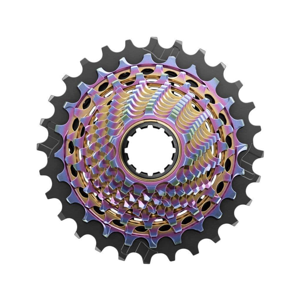 Sram 12-speed Xg1290 E1 Regenboog Xdr cassette met kleurrijke afwerking en stevige constructie voor racefietsen.