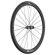 DT Swiss Racefiets wiel A 28 DT AR1600 Spline 30 WTS 142/12 Sh11, zwarte velg en spaken, close-up van het wiel.