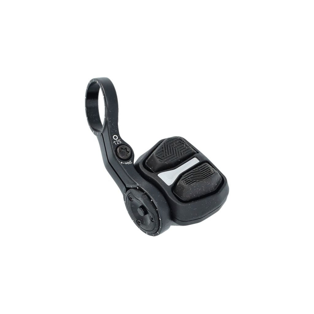 Zwarte Sram Axs Pod Ultimate D1 12V achterversteller voor 12-speed schakelsysteem, zichtbaar met bedieningsknoppen en kabel.