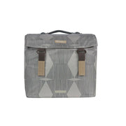 Basil Elegance Mik dubbele fietstas in groen, ruime 40-49 liter, bevestiging voor achterop de fiets, praktisch en stijlvol.