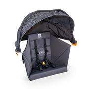 Zwarte Burley Hopper Cargo zitkussen met zonneklep, geschikt voor kinderzitje, comfortabel en weerbestendig.