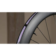 Paars Dynamic Barkeeper Tlr Velglint Tubeless 11 M, close-up van het lichtgewicht velglint voor tubeless banden.