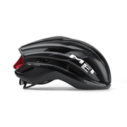 MET Trenta Mips racefietshjelm met aerodynamisch ontwerp en ventilatie, zichtbaar in de afbeelding.