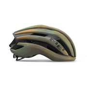 MET Trenta Mips racefietshelm met aerodynamisch ontwerp en ventilatieopeningen, geschikt voor wielrenners.