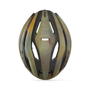 MET Trenta Mips racefietshelm met aerodynamisch ontwerp en ventilatieopeningen, geschikt voor wielrenners.