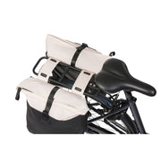 Dubbele Basil Vive fietstas voor bagagedrager, waterbestendig en geschikt voor 28-35 liter, zwart met reflectie.