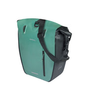 Basil Rivo L MIK enkele fietstas van waterdicht tarpaulin, 25-31 liter, bevestiging met MIK-systeem, zwart en robuust ontwerp
