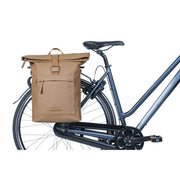 Basil Brooklyn MIK Hooks schoudertas van gerecycled PET, fietstas geschikt voor één enkel, 17 liter inhoud, zwart design
