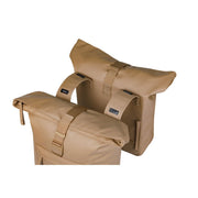 Basil Brooklyn dubbele fietstas van gerecycled PET, ruime 41 liter, bevestiging voor achterfiets, zwart met reflecterende details