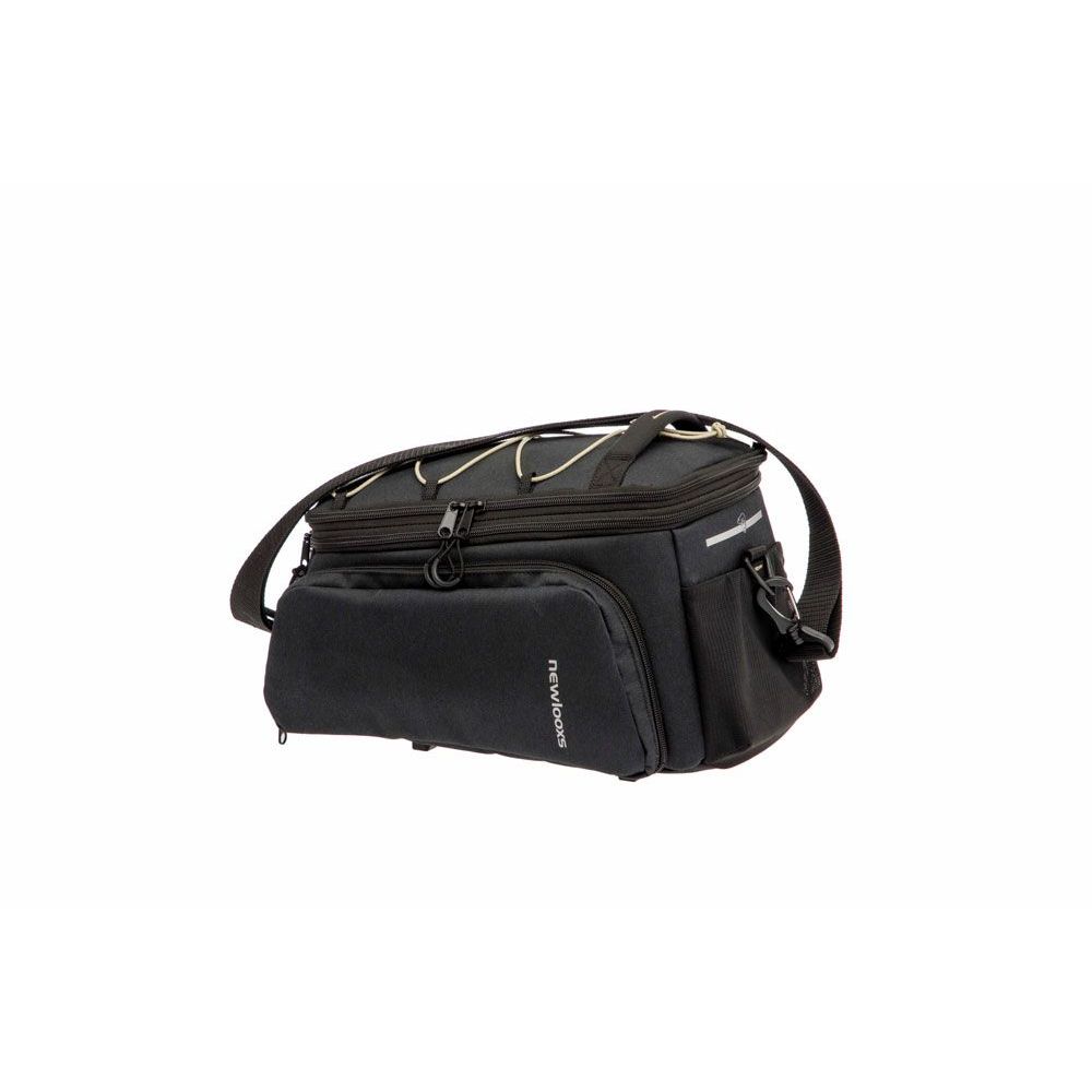 Zwarte New Looxs Sports Trunkbag MIK bagagedrager tas met 31 liter inhoud voor fietsaccessoires op de fiets gemonteerd