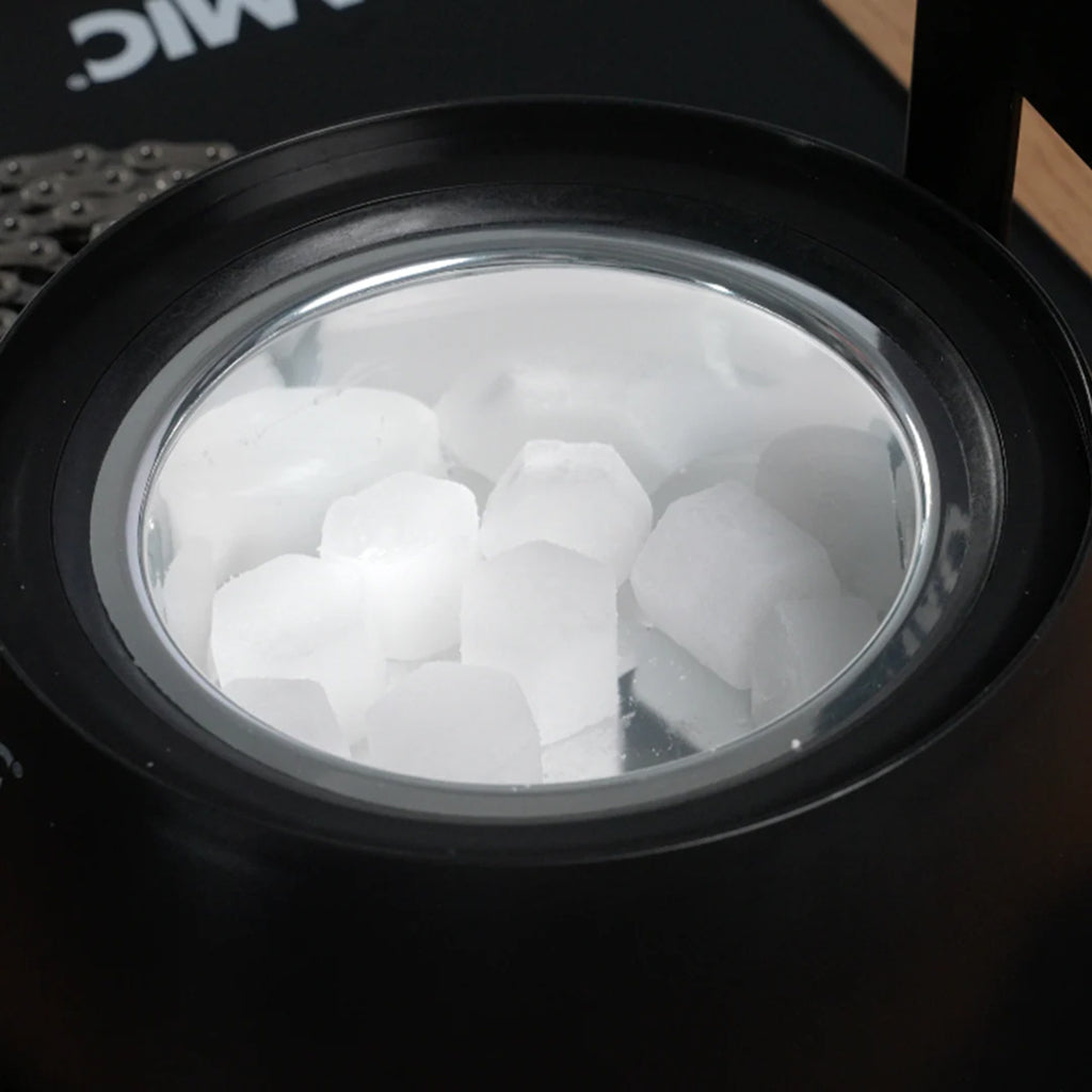 Dynamische Prime wax kettingwax in 450 g, close-up van de pot met witte wax en zwarte dop, geschikt voor motorfietsen.