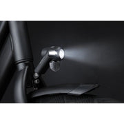Axa Nox Sport 12 Lx autokoplamp met automatische aan/uit-functie en heldere verlichting voor veilig rijden.