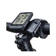 Zwarte Sigma EOX View 1300 E-Bike fietscomputer met draadloze bediening en E-Bike compatibiliteit, zichtbaar op het scherm.